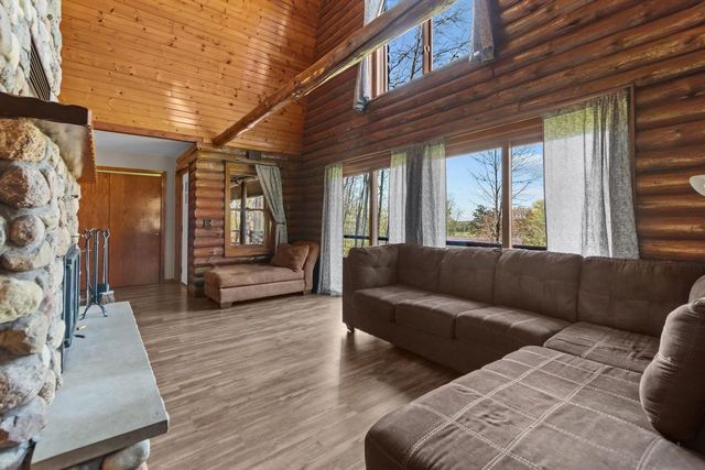 W9946 VIEW RIDGE LANE, New London, WI 54961