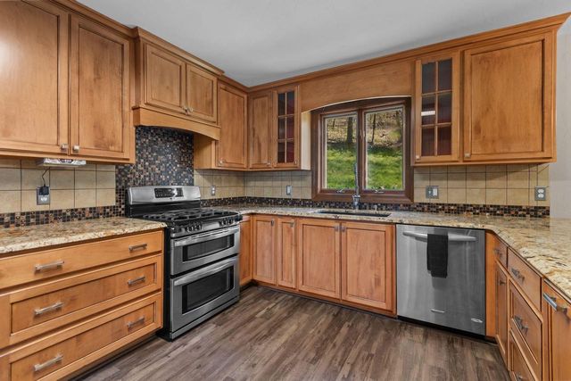 W9946 VIEW RIDGE LANE, New London, WI 54961