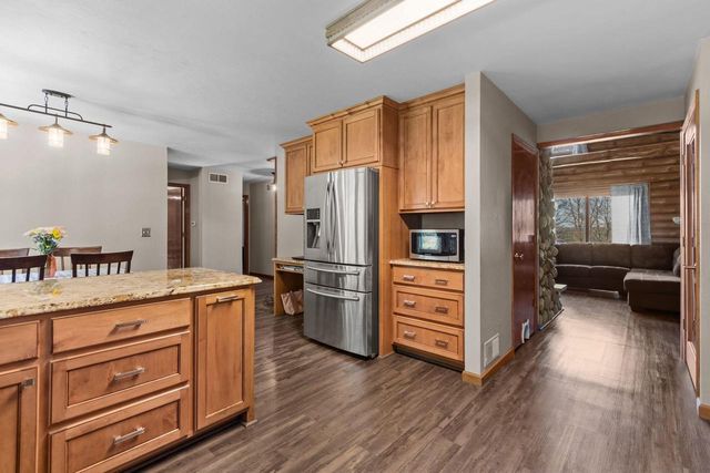W9946 VIEW RIDGE LANE, New London, WI 54961