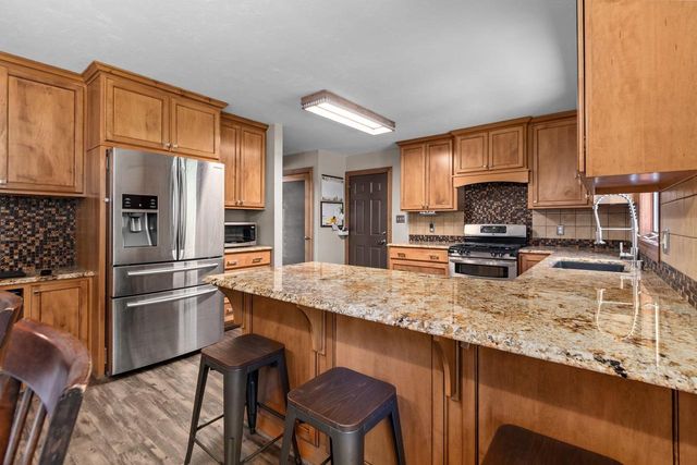 W9946 VIEW RIDGE LANE, New London, WI 54961