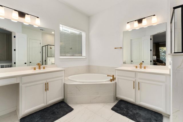 1954 Headwaters BLVD, Dripping Springs, TX 78620