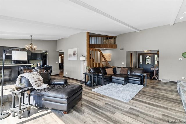 3232 Shady Oak Drive, Columbiaville, MI 48421