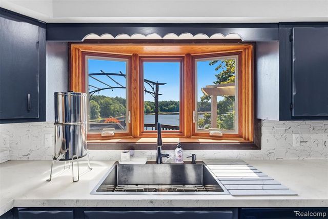 3232 Shady Oak Drive, Columbiaville, MI 48421