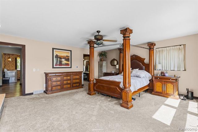3232 Shady Oak Drive, Columbiaville, MI 48421
