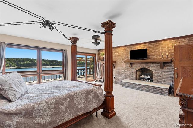 3232 Shady Oak Drive, Columbiaville, MI 48421