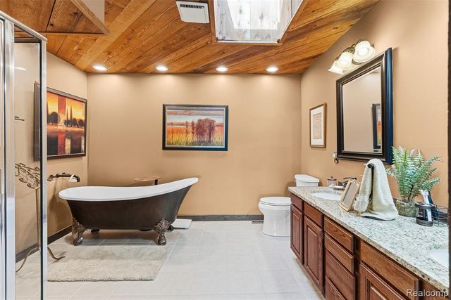 3232 Shady Oak Drive, Columbiaville, MI 48421