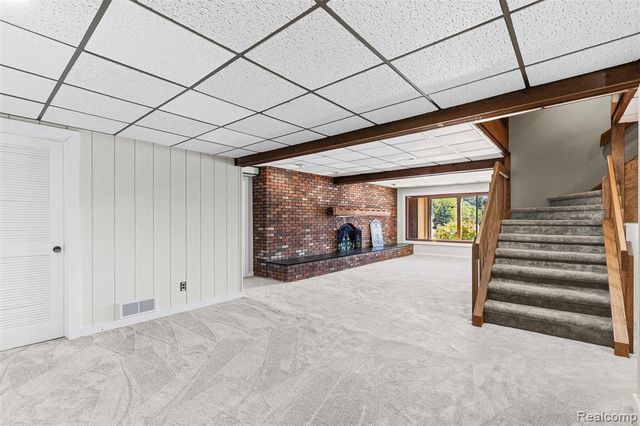 3232 Shady Oak Drive, Columbiaville, MI 48421