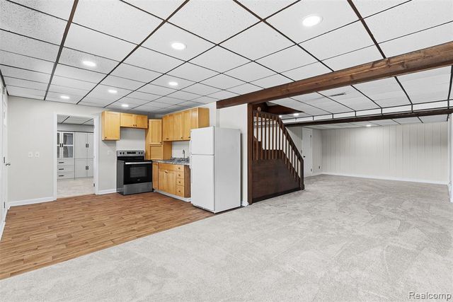 3232 Shady Oak Drive, Columbiaville, MI 48421
