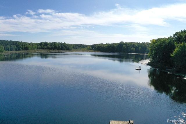 3232 Shady Oak Drive, Columbiaville, MI 48421
