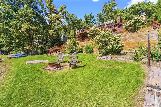 3232 Shady Oak Drive, Columbiaville, MI 48421