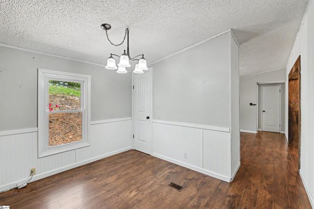 412 Bushy Creek Road, Woodruff, SC 29388