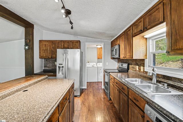 412 Bushy Creek Road, Woodruff, SC 29388