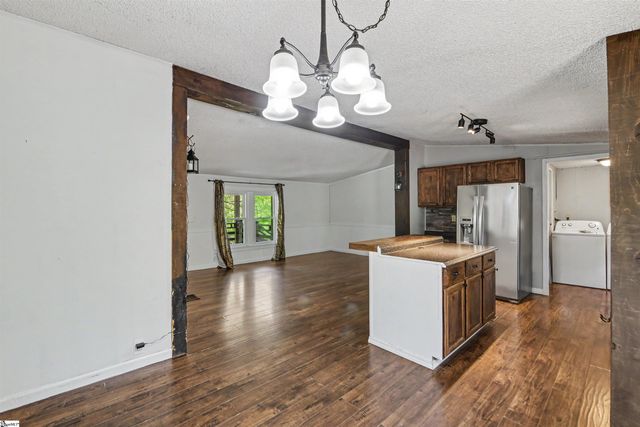 412 Bushy Creek Road, Woodruff, SC 29388