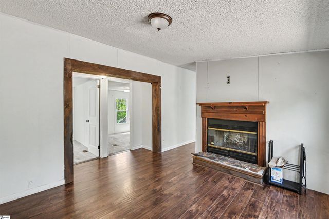 412 Bushy Creek Road, Woodruff, SC 29388