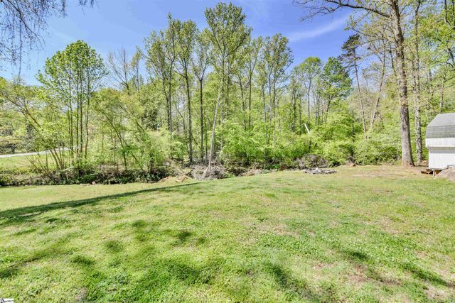 412 Bushy Creek Road, Woodruff, SC 29388