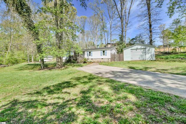 412 Bushy Creek Road, Woodruff, SC 29388