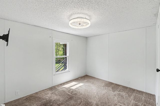 412 Bushy Creek Road, Woodruff, SC 29388