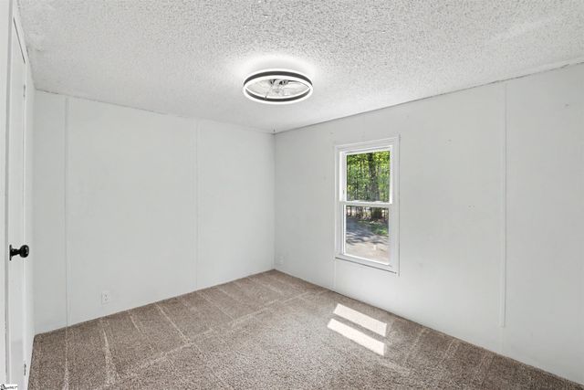 412 Bushy Creek Road, Woodruff, SC 29388