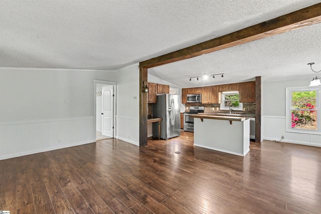 412 Bushy Creek Road, Woodruff, SC 29388
