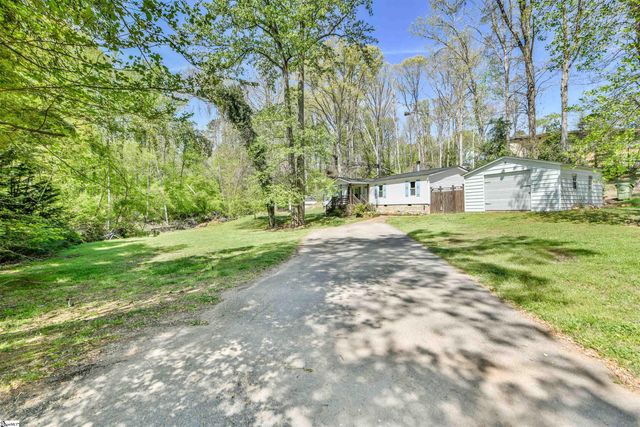 412 Bushy Creek Road, Woodruff, SC 29388