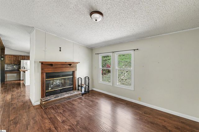 412 Bushy Creek Road, Woodruff, SC 29388