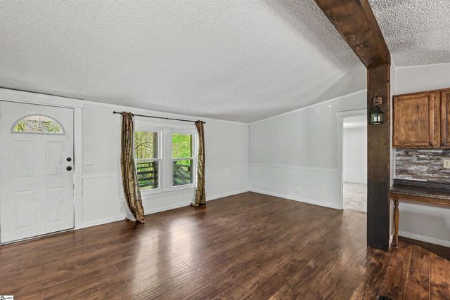 412 Bushy Creek Road, Woodruff, SC 29388