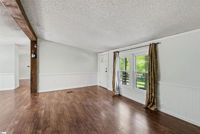 412 Bushy Creek Road, Woodruff, SC 29388