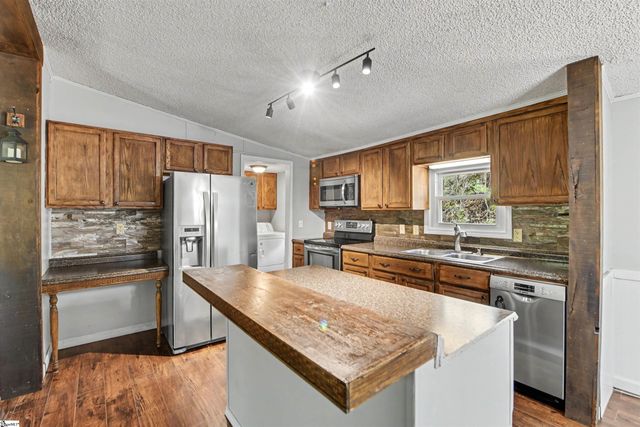 412 Bushy Creek Road, Woodruff, SC 29388