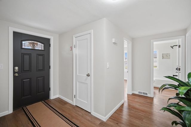 78 W Bay Path Terrace, Springfield, MA 01109