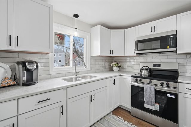 78 W Bay Path Terrace, Springfield, MA 01109