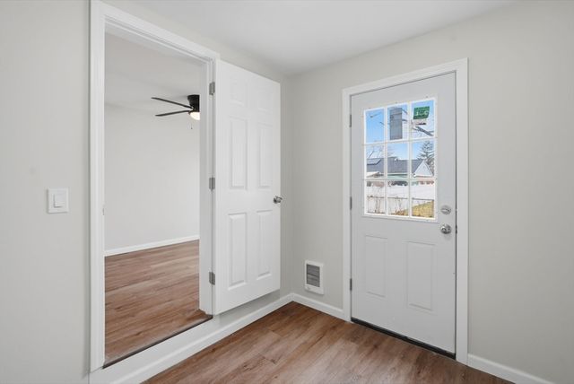 78 W Bay Path Terrace, Springfield, MA 01109