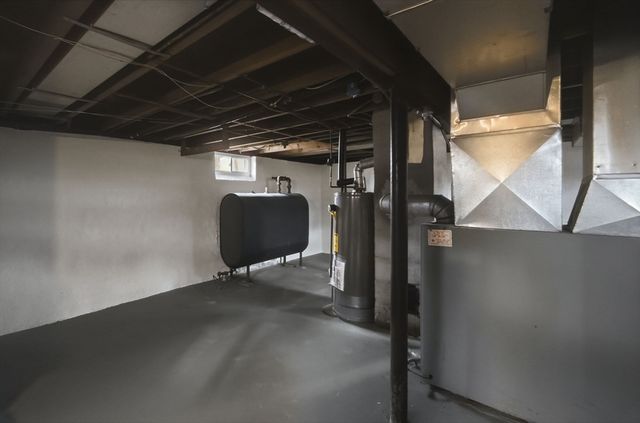 78 W Bay Path Terrace, Springfield, MA 01109