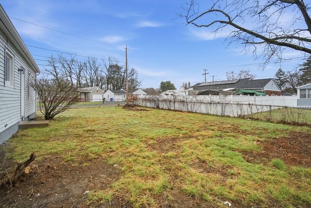 78 W Bay Path Terrace, Springfield, MA 01109