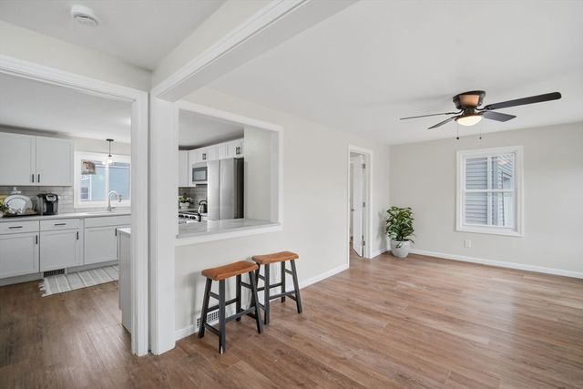 78 W Bay Path Terrace, Springfield, MA 01109
