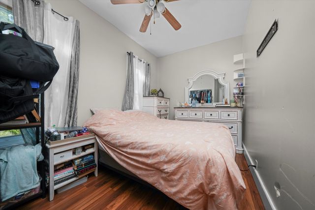 262 Bartlett Place, Elgin, IL 60120