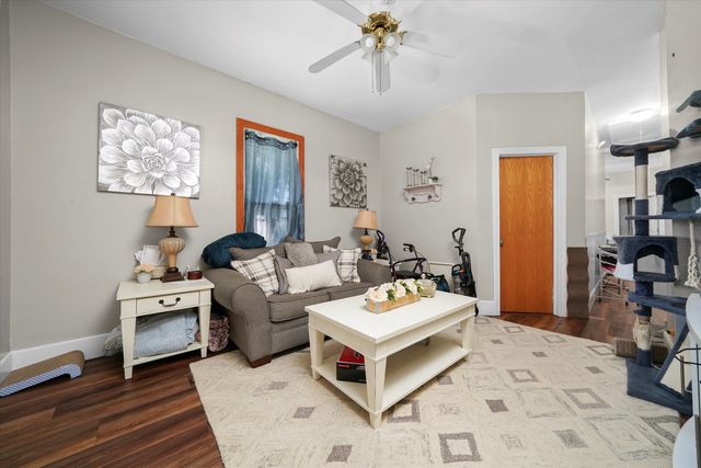 262 Bartlett Place, Elgin, IL 60120