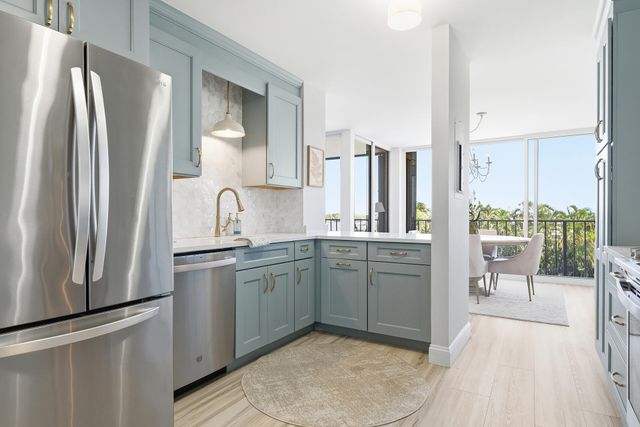 122 Lakeshore Drive 433, North Palm Beach, FL 33408