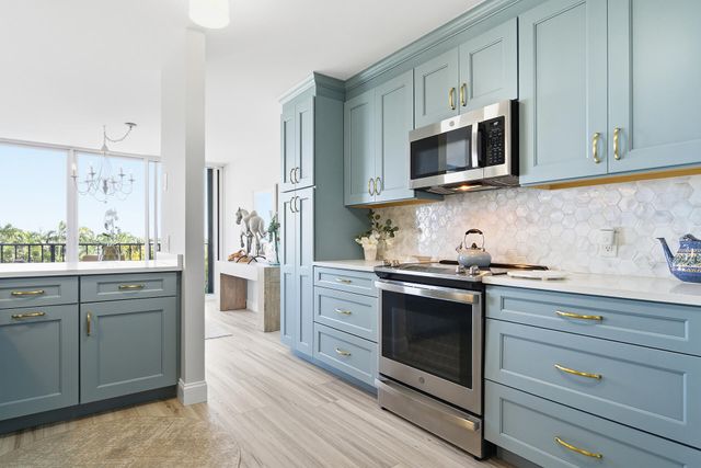 122 Lakeshore Drive 433, North Palm Beach, FL 33408