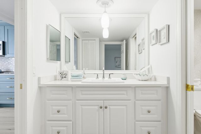 122 Lakeshore Drive 433, North Palm Beach, FL 33408