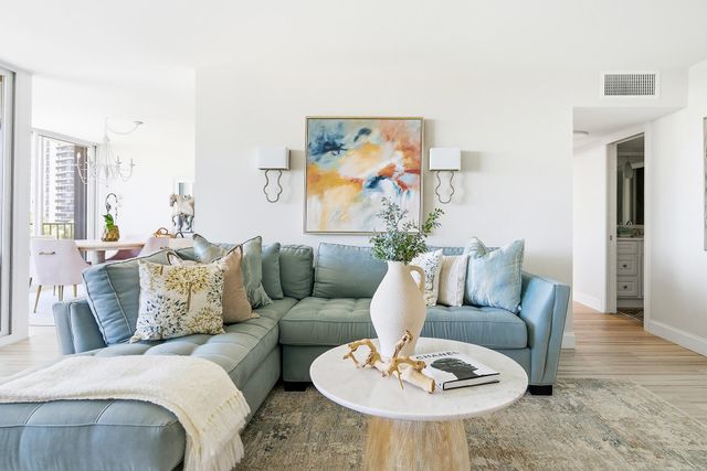 122 Lakeshore Drive 433, North Palm Beach, FL 33408