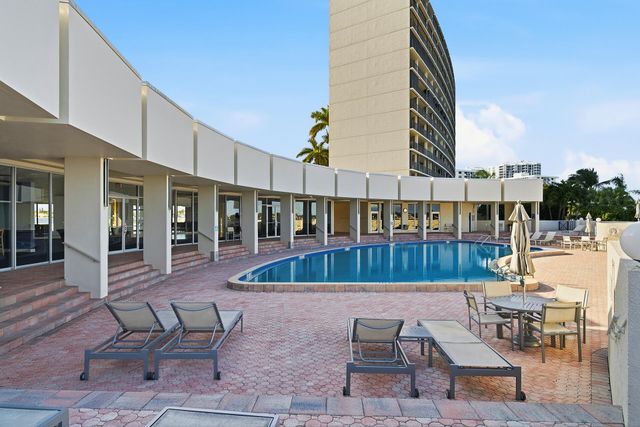 122 Lakeshore Drive 433, North Palm Beach, FL 33408