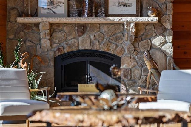 521 N 1450th Road, Lawrence, KS 66049