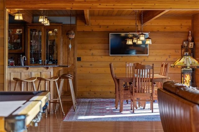 521 N 1450th Road, Lawrence, KS 66049