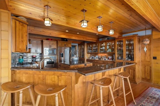 521 N 1450th Road, Lawrence, KS 66049