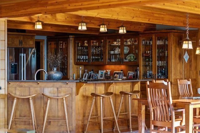 521 N 1450th Road, Lawrence, KS 66049