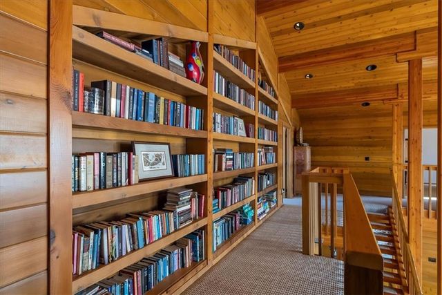 521 N 1450th Road, Lawrence, KS 66049