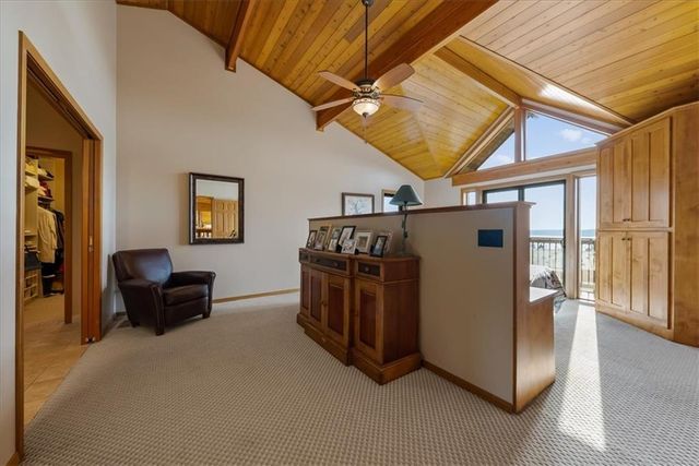 521 N 1450th Road, Lawrence, KS 66049