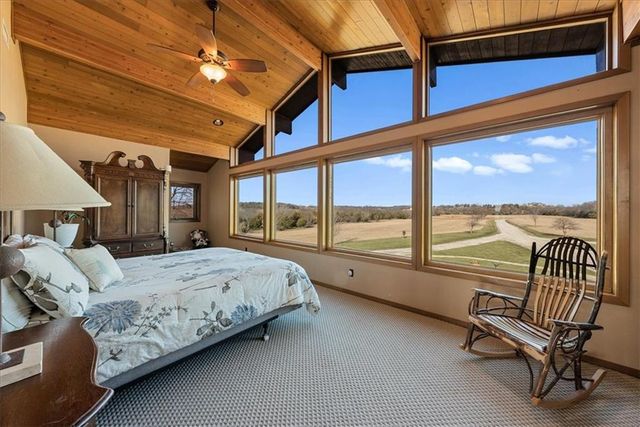 521 N 1450th Road, Lawrence, KS 66049