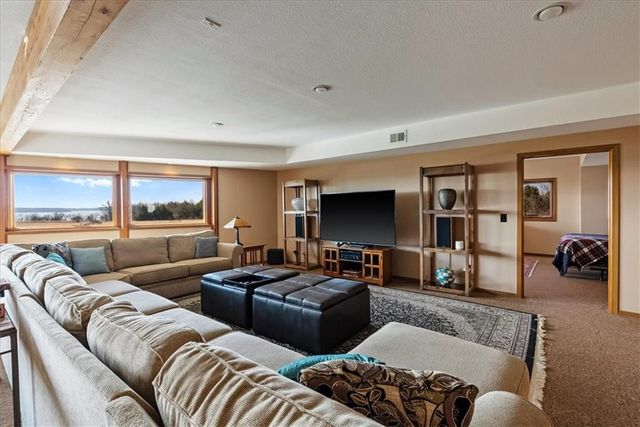 521 N 1450th Road, Lawrence, KS 66049