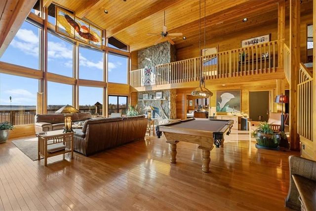 521 N 1450th Road, Lawrence, KS 66049